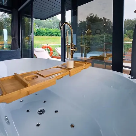 « houseboat » Clim•balneo•rooftop•valence Rhone بوتيل